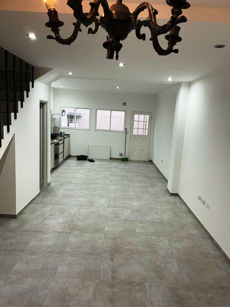 Foto de EXCELENTE DUPLEX DE 3 AMBIENTES CON PATIO, imagen 5