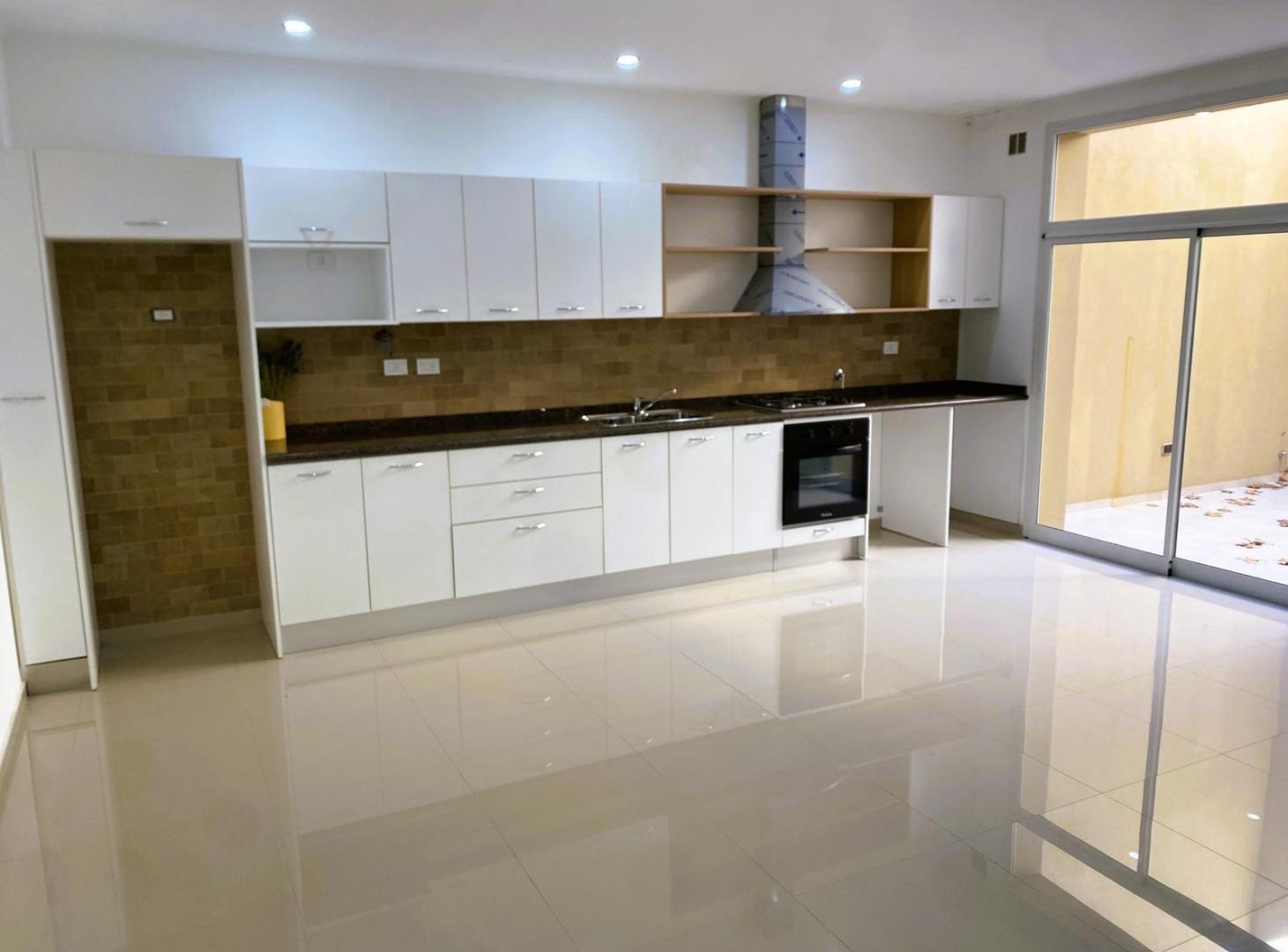 Foto de PH A ESTRENAR DE 3 AMBIENTES CON COCHERA EXCELENTE CONSTRUCCION - APTO, imagen 5