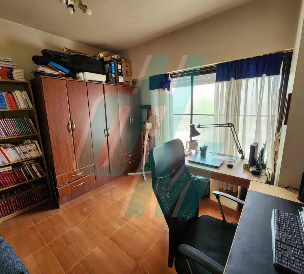 Foto de Hermosa casa 4 ambs con patio y parrilla en Villa del Parque, imagen 3