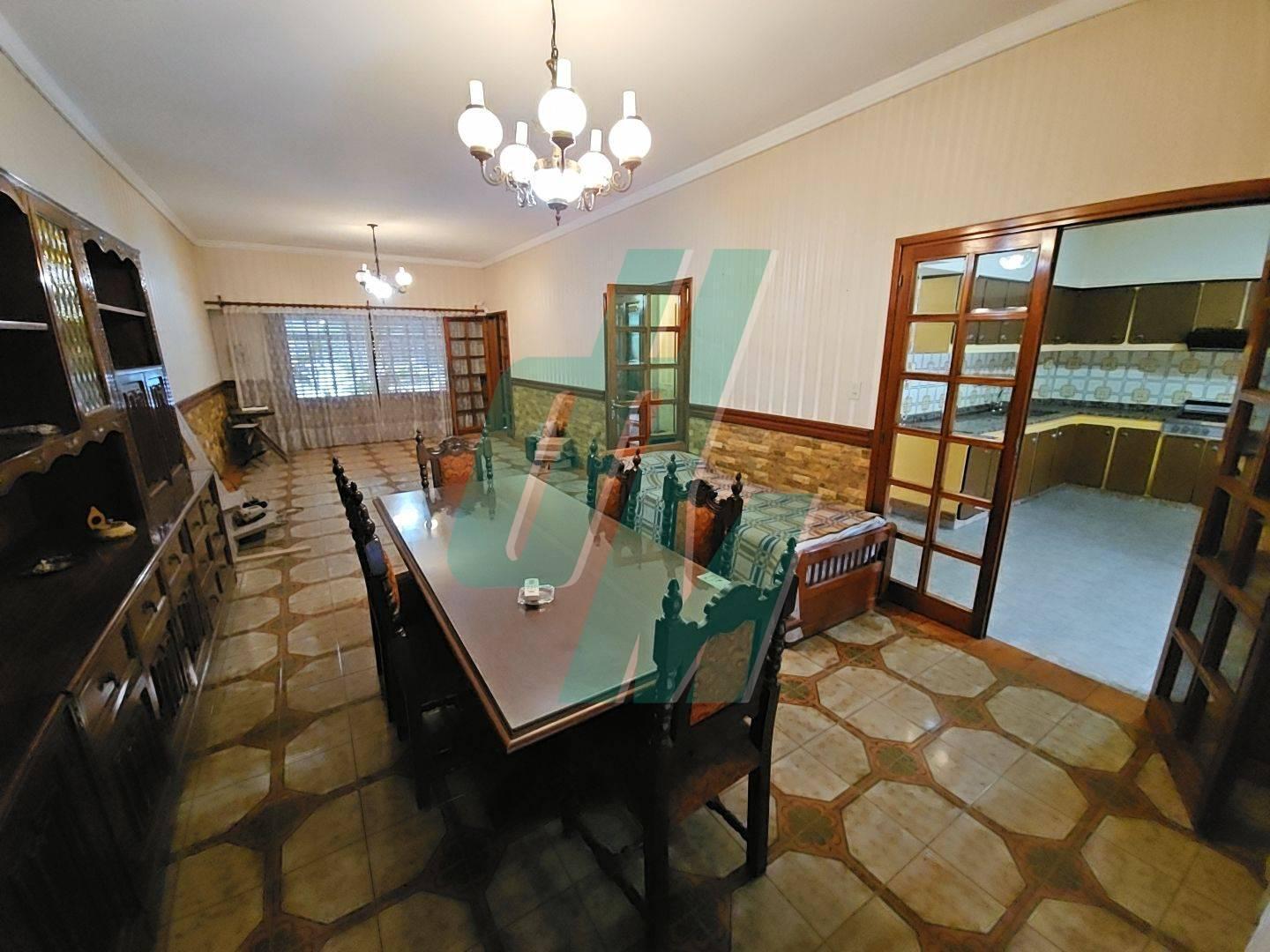 Casa lote propio 4 amb con garage, patio, quincho, terraza, 3 baños y altillo.