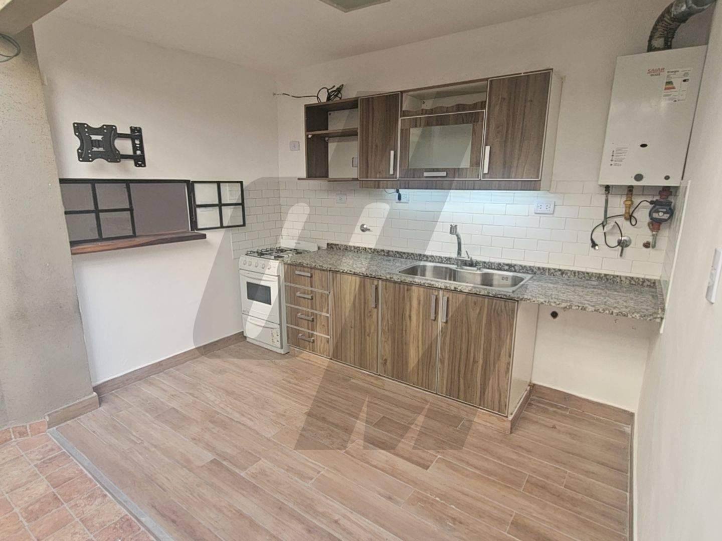 Foto de VENTA Y ALQUILER PH 3 AMBIENTES CON PATIO Y TERRAZA PROPIA - FLORES, imagen 2