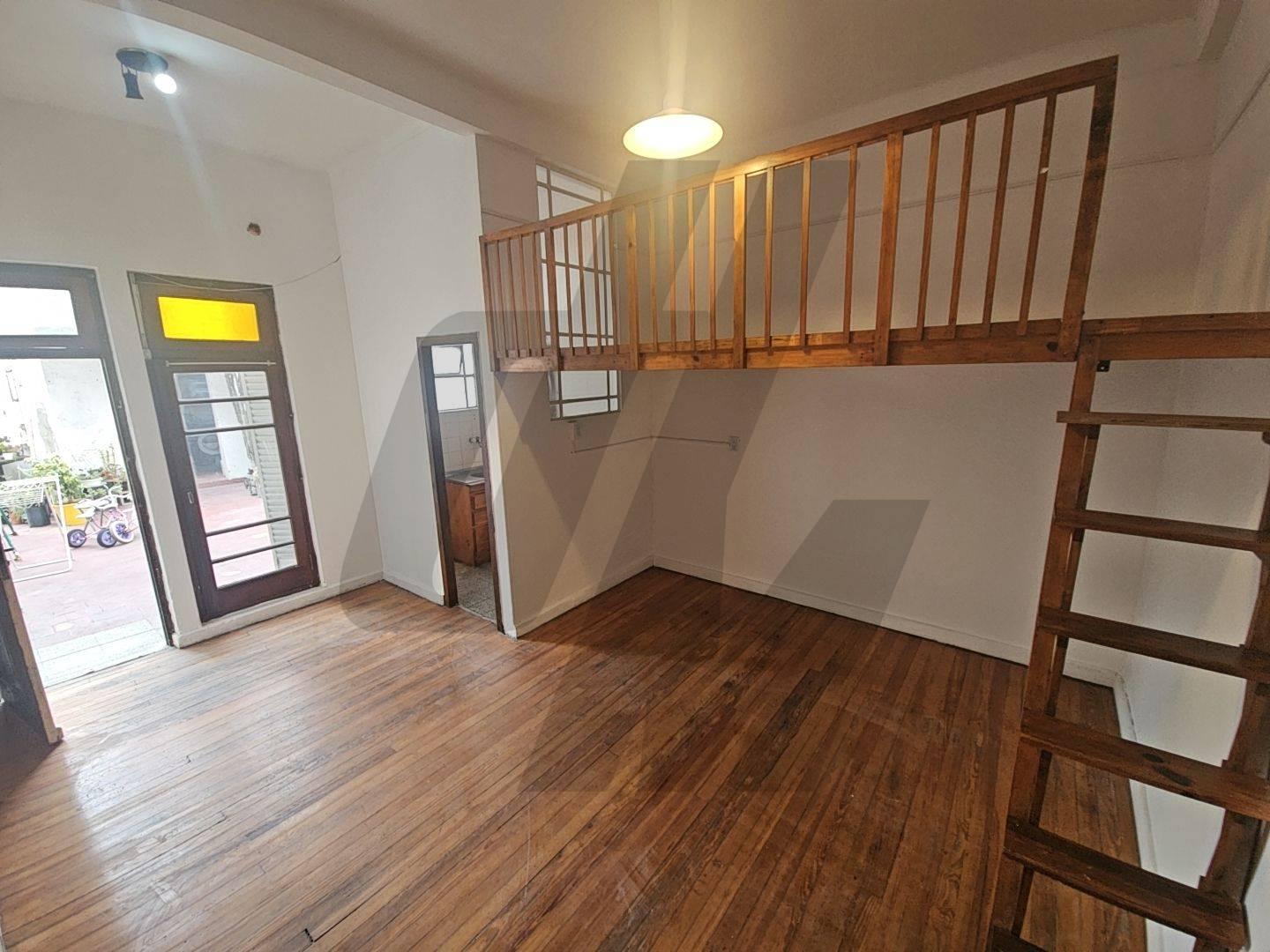 Foto de PH DE 2 AMBIENTES CON ENTREPISO - PRIMER PISO POR ESCALERA - SIN, imagen 1