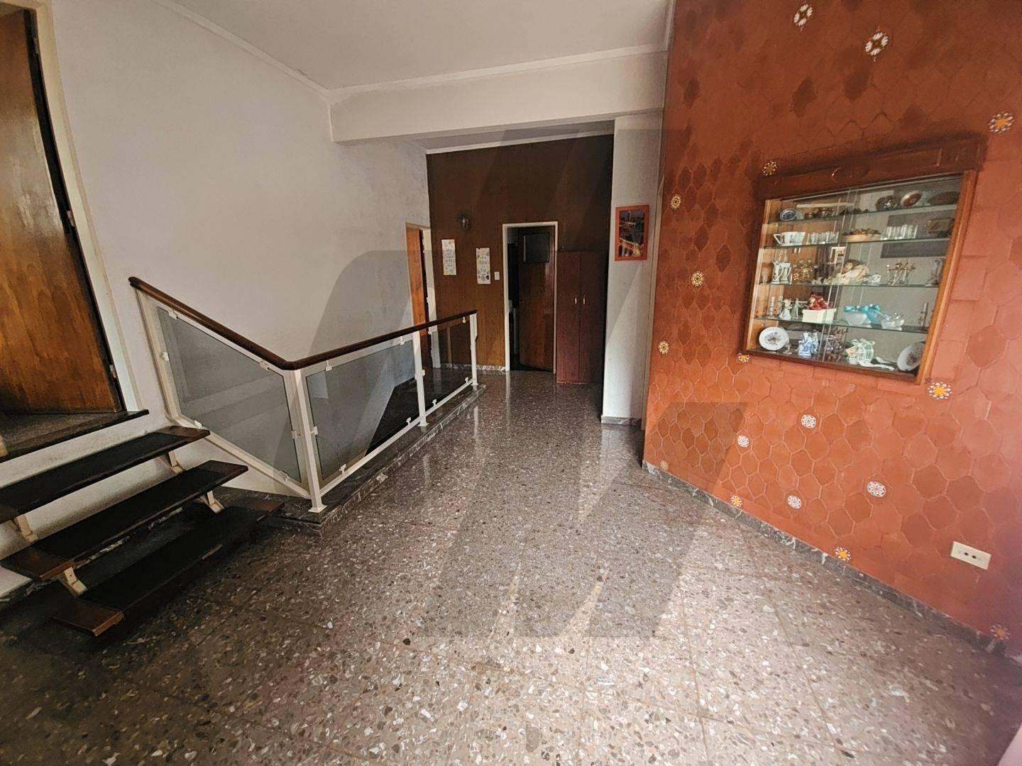 Foto de VENTA PH 4 AMBIENTES CON PATIOS Y GRAN TERRAZA PRIMER PISO POR ESCALERA, imagen 5