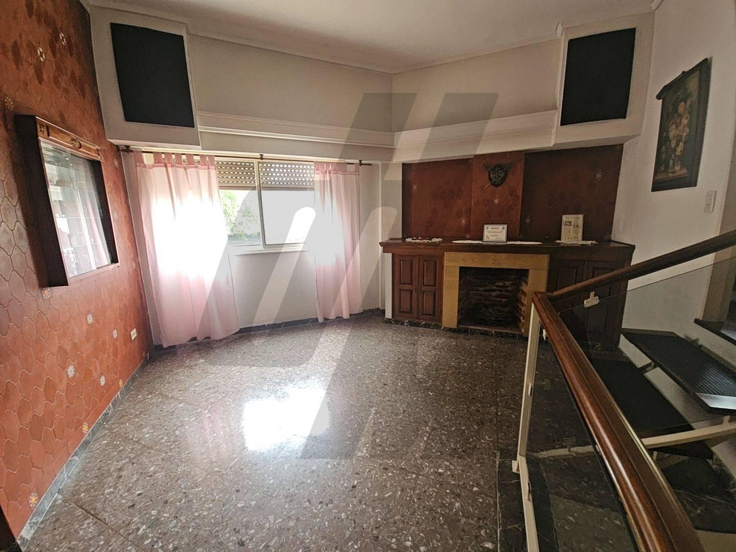 Foto de VENTA PH 4 AMBIENTES CON PATIOS Y GRAN TERRAZA PRIMER PISO POR ESCALERA, imagen 4