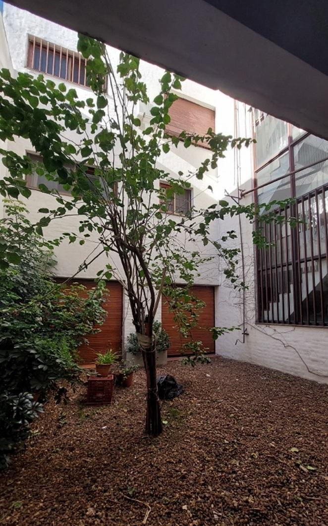 Fragata Sarmiento 1200 - Casa de 3 Plantas con Jardin, Pileta, Quincho y Cochera 1