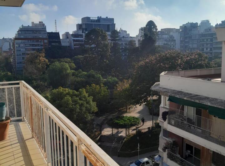 Camacua 500 - Piso con balcón corrido. Cochera y baulera 1