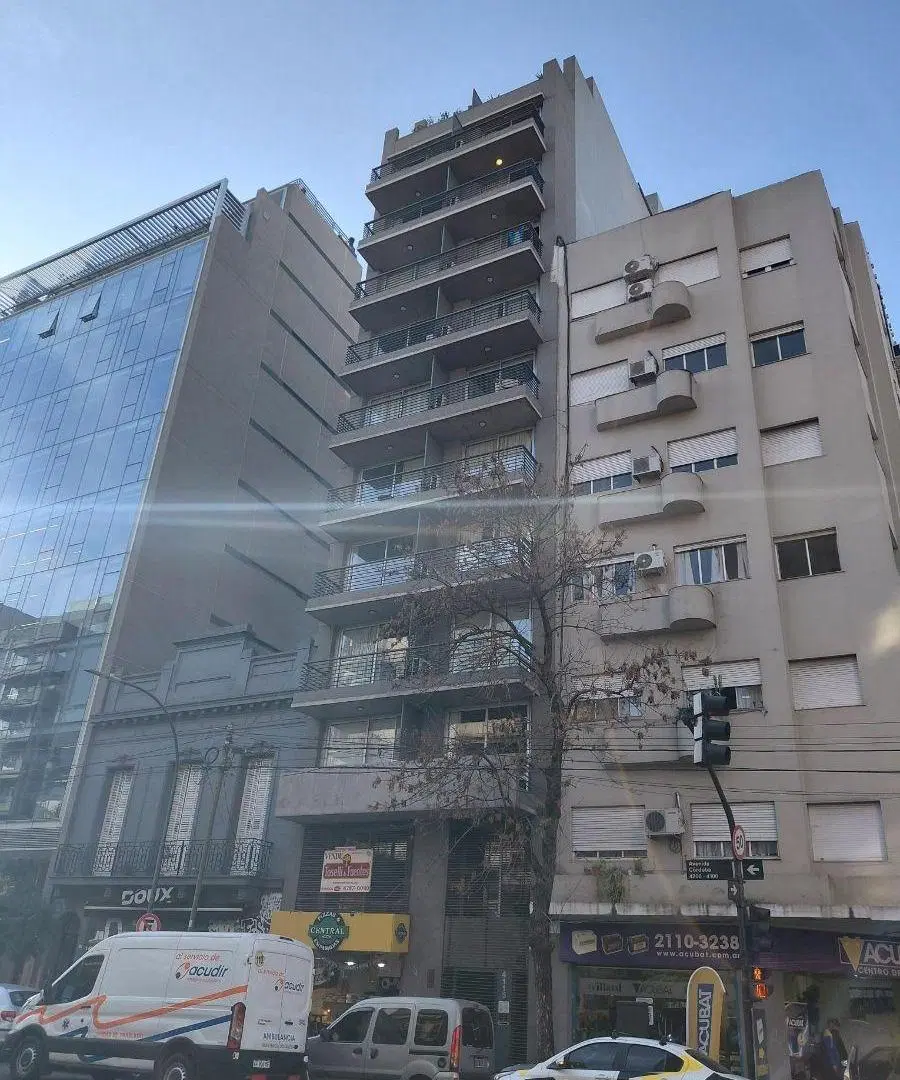 Av. Cordoba 4100 - 7° piso al frente con balcón. MUY LUMINOSO 5