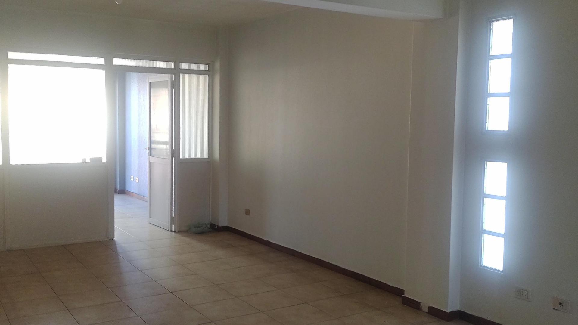 Foto de EXCELENTE MONOAMBIENTE 50 m , SUPER LUMINOSO AL FRENTE C/BALCON APTO, imagen 1