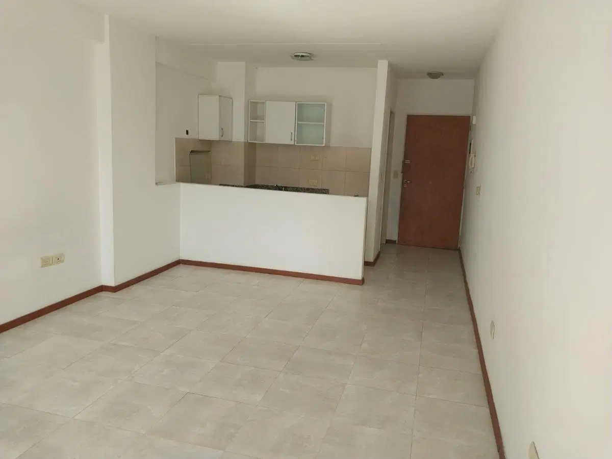 Monoambiente al frente Piso 7 con balcon , Landry parrilla y solarium 3