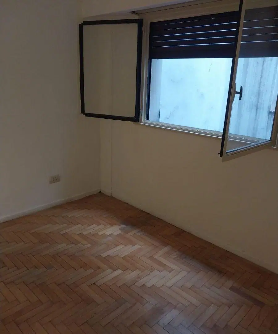 Departamento de 2 ambientes balcon frances, cocina y baño completo 3