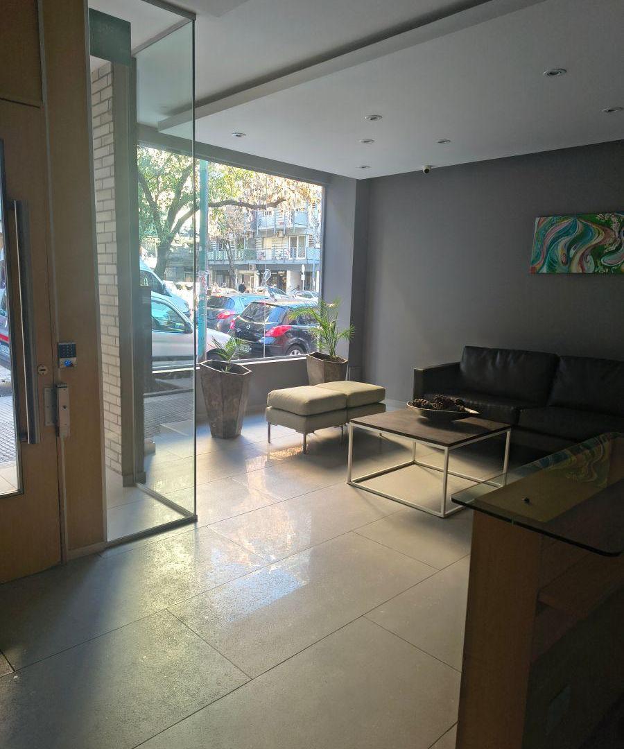 Foto de 1 Amb muy luminoso, Piso 4*, lateral con balcon , edificio con terraza, imagen 2