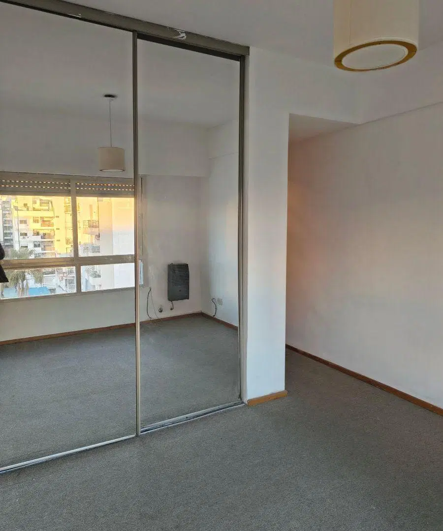 2 ambientes Piso 6, contrafrente vista abierta, muy luminoso 5