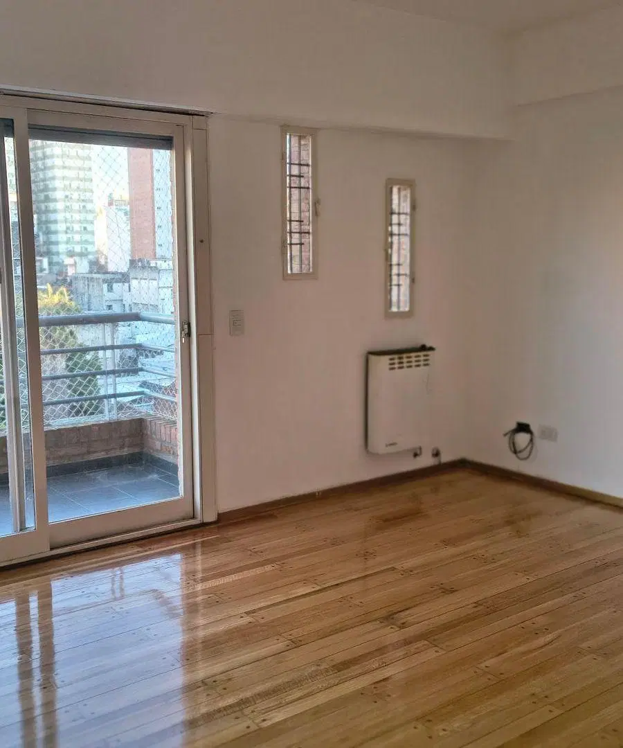 2 ambientes Piso 6, contrafrente vista abierta, muy luminoso 8