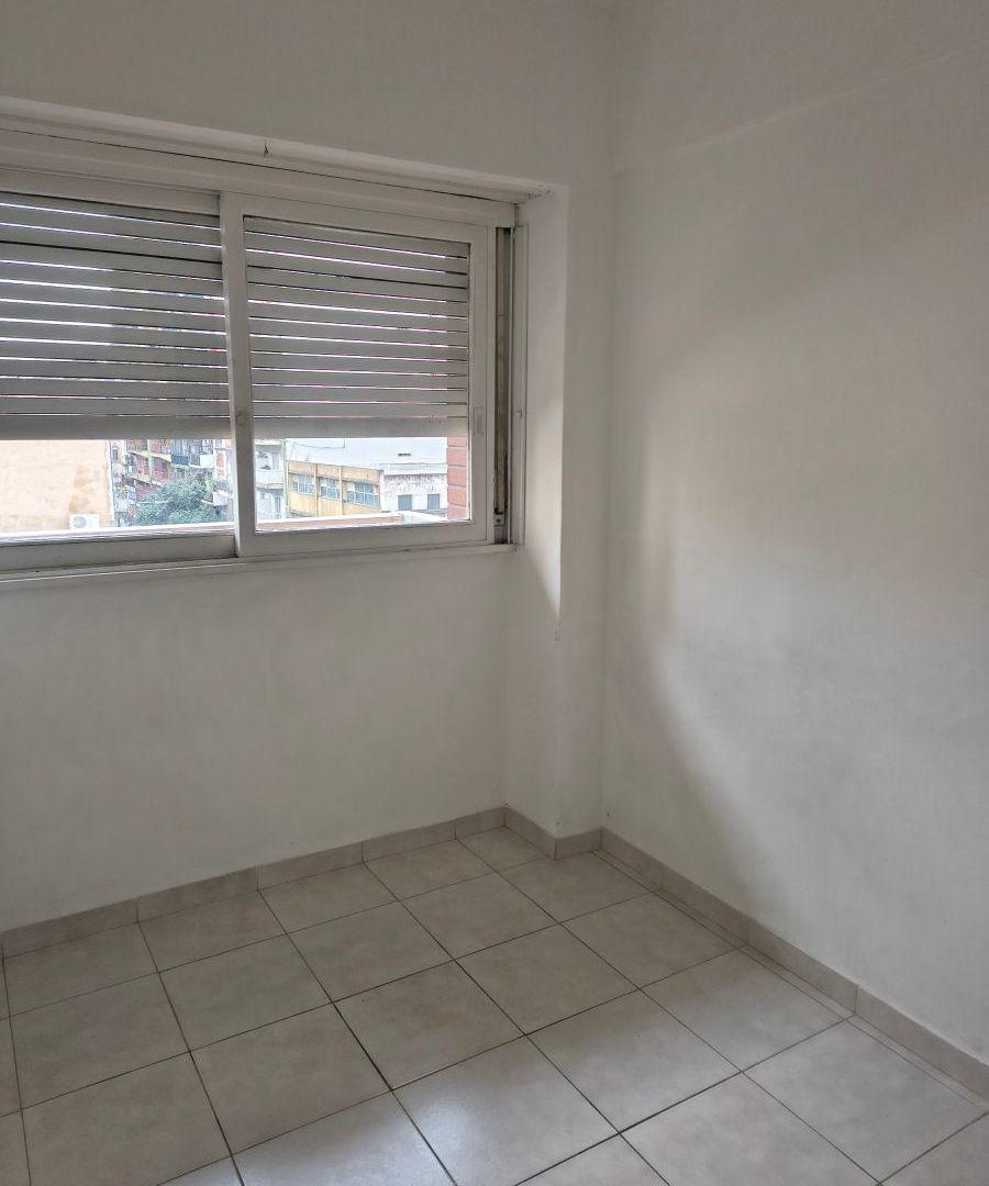 Foto de 4 ambientes al frente, Piso 4 , muy luminoso c/balcón, imagen 5