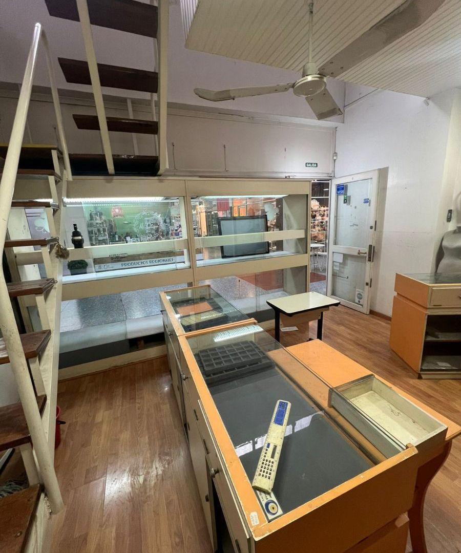Foto de Local en Galeria Las Heras - 30m2 totales - Entre piso - PALERMO, imagen 1
