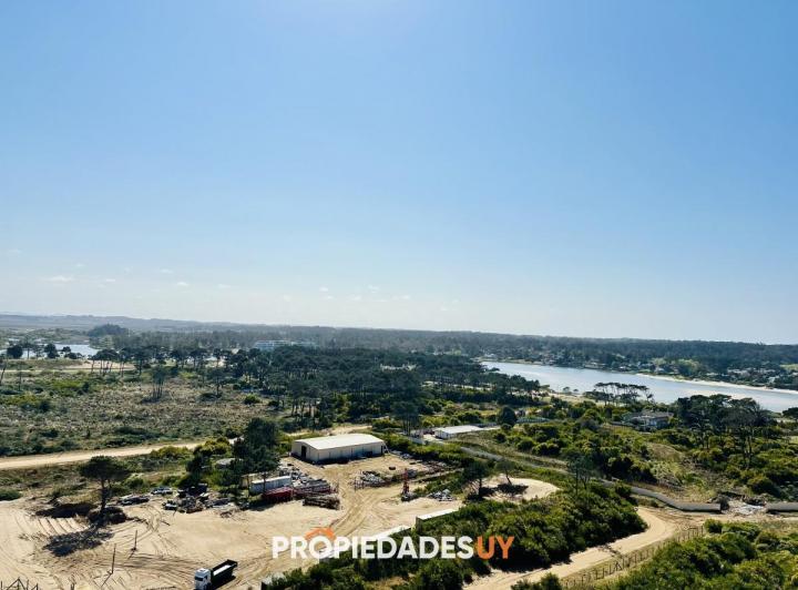 Foto de Moderno Apartamento de 1 Dormitorio en suite piso alto en Venta de Torre Surfside Village, Punta del, imagen 5