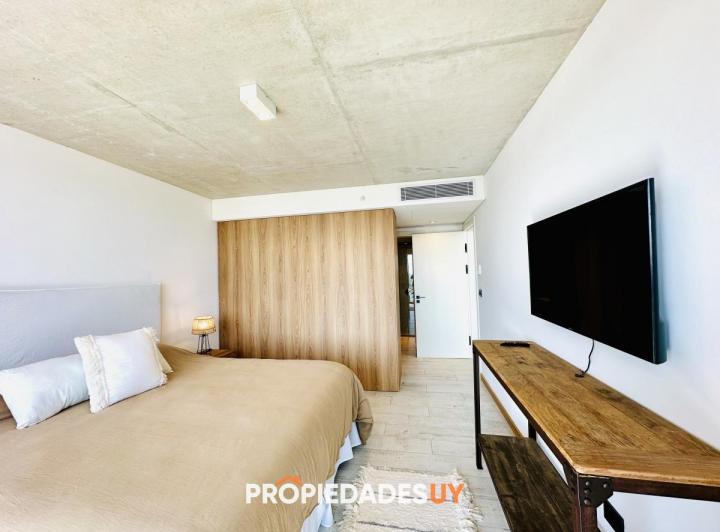 Foto de Moderno Apartamento de 1 Dormitorio en suite piso alto en Venta de Torre Surfside Village, Punta del, imagen 3