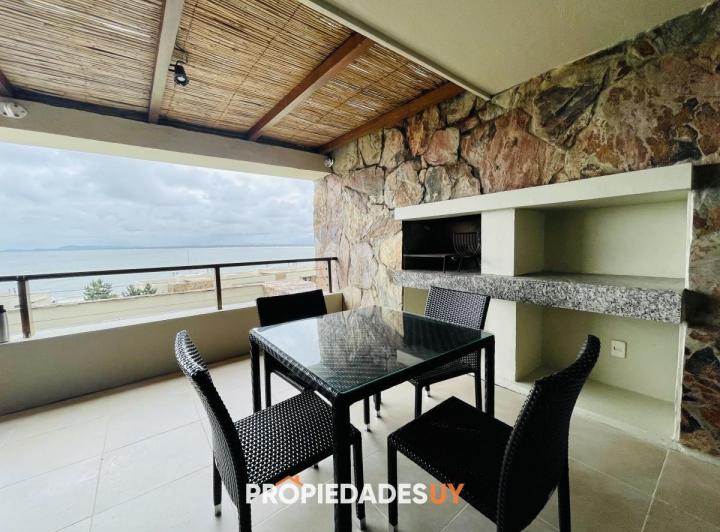 Alquiler temporario de apartamento de dos dormitorios con Parrillero de uso exclusivo en complejo pr
