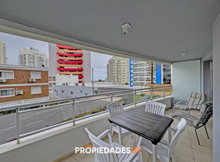 Brava - 2 dormitorios 1° quin Enero usd 6500