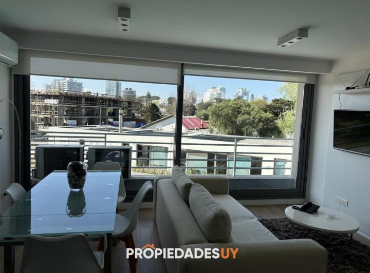 Foto de Apartamento en alquiler temporario Playa Mansa 2 dormitorios, imagen 2
