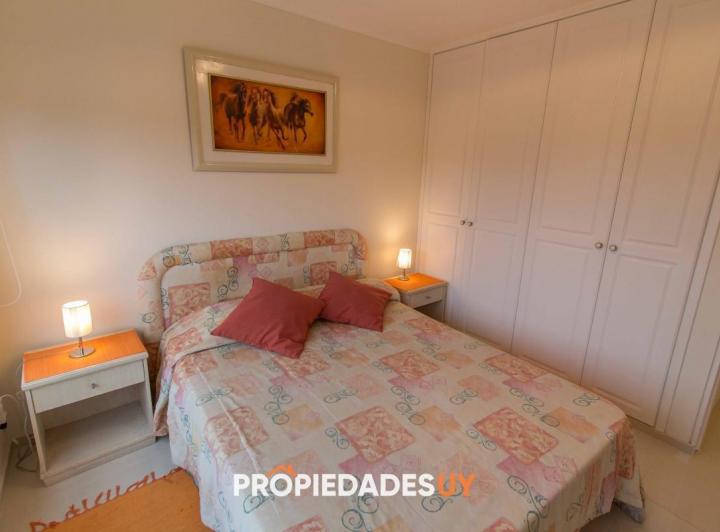 Foto de Departamento de 2 dormitorios y dos baños en playa mansa, imagen 2