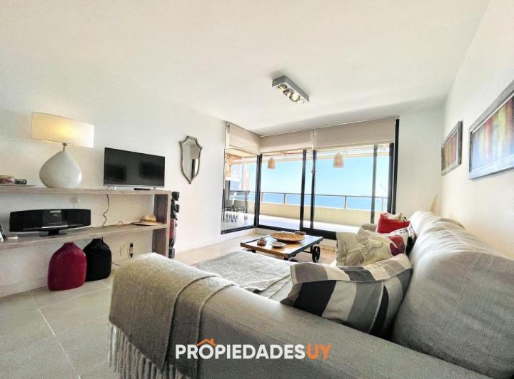 Apartamento en alquiler temporario de dos dormitorios con parrillero de uso exculusivo, Punta Ballen