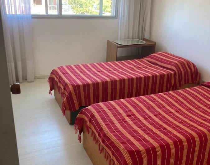 Alquiler temporario de Apartamento de 4 dormitorios en Playa Mansa, Punta del Este 1