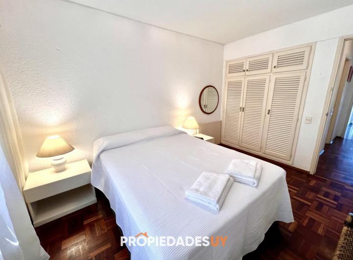 Foto de Alquiler apartamento 2 dormitorios 2 baños- Playa Mansa, Punta del Este, imagen 1