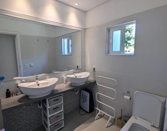 Foto de Hermosa casa 3 dormitorios y piscina en Playa Brava, imagen 4