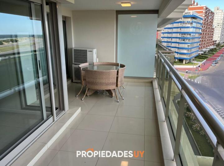 Foto de Alquila apartamento con vista al mar de 3 dormitorios en Brava, Punta, imagen 1