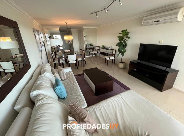 Foto de Alquila apartamento con vista al mar de 3 dormitorios en Brava, Punta, imagen 2