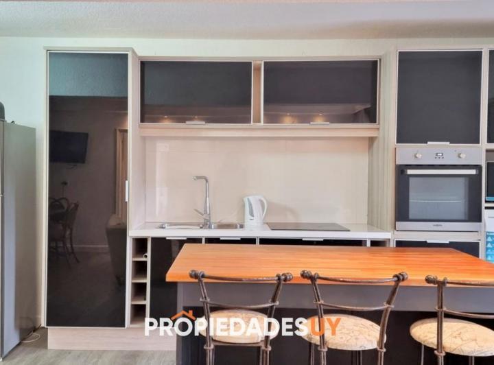 Apartamento edificio bajo, 3 dormitorios, 2 baños, balcon con parrillero 4