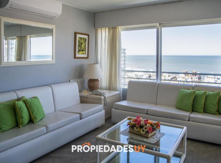 Departamento en venta de 2 dormitorios con vista al Mar, Peninsula , Punta del este 3