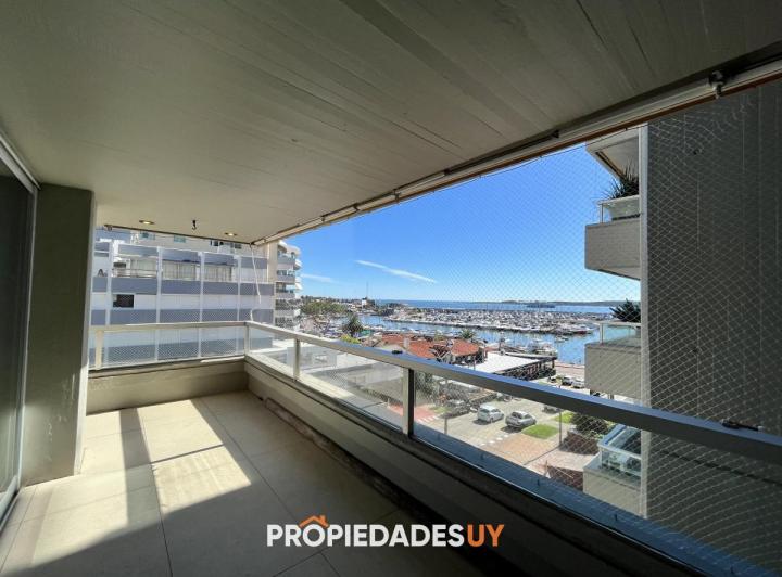 Apartamento en venta 3 dormitorios y medio Puerto 5