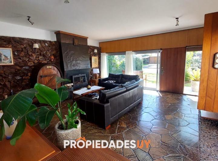 Casa de cuatro dormitorios en Mansa 2
