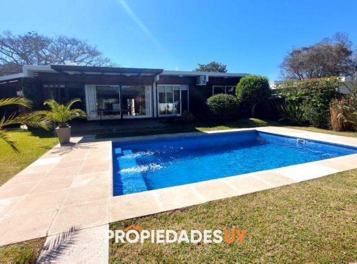 En venta a pasos de playa Mansa usd 430.000 1