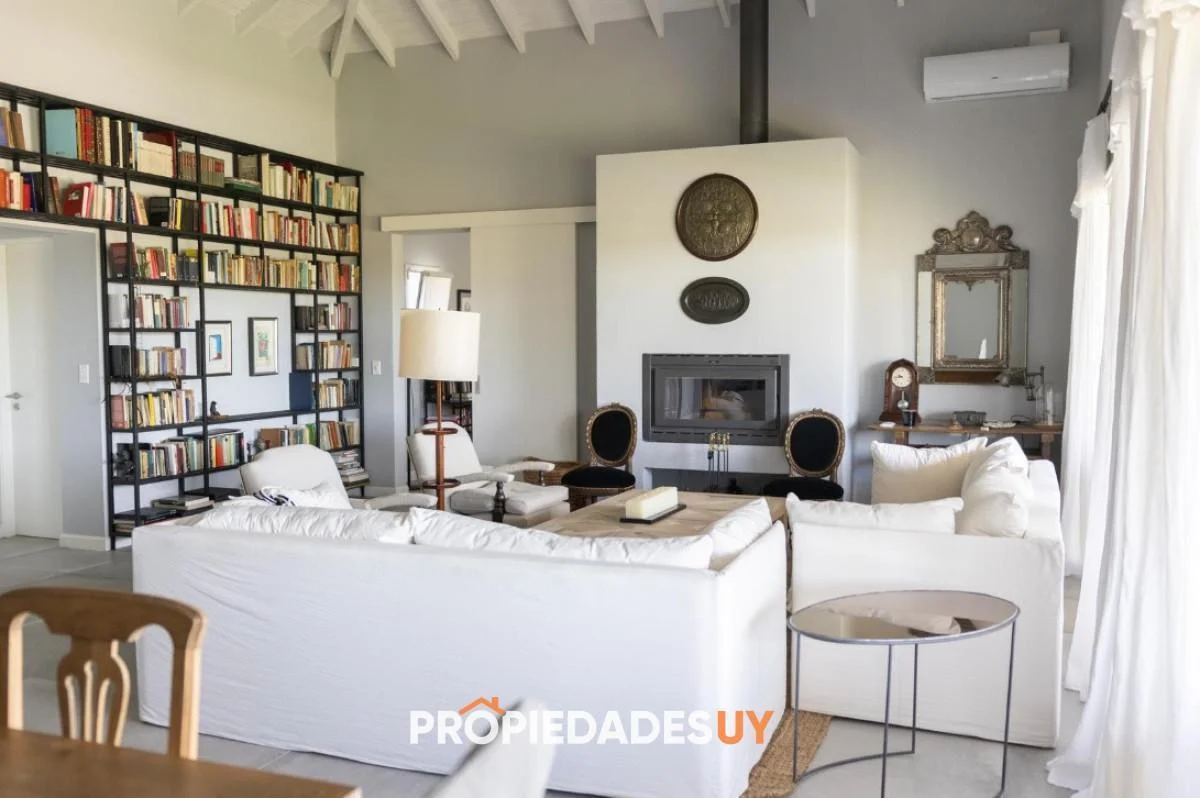 Casa de 4 dormitorios en Pueblo Mio