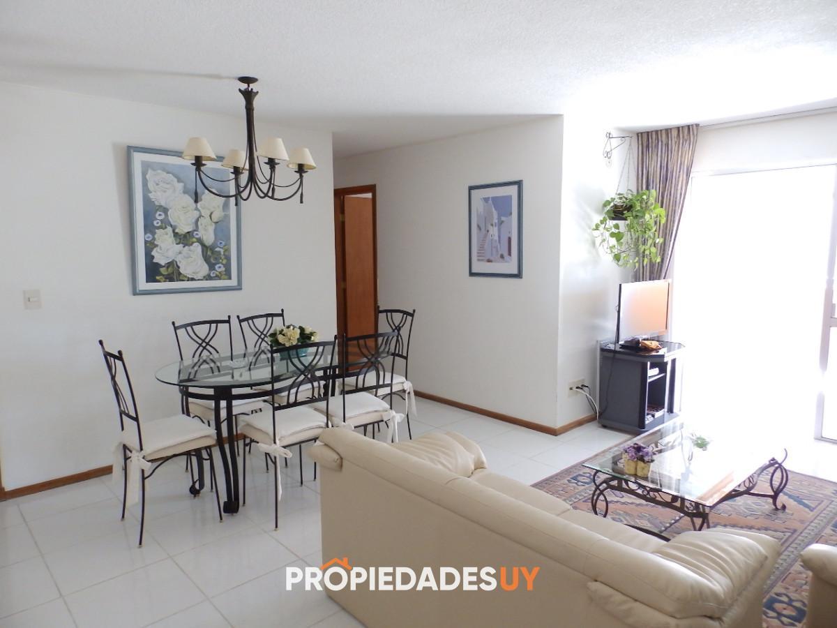 Piso alto - 2 dorm. playa brava