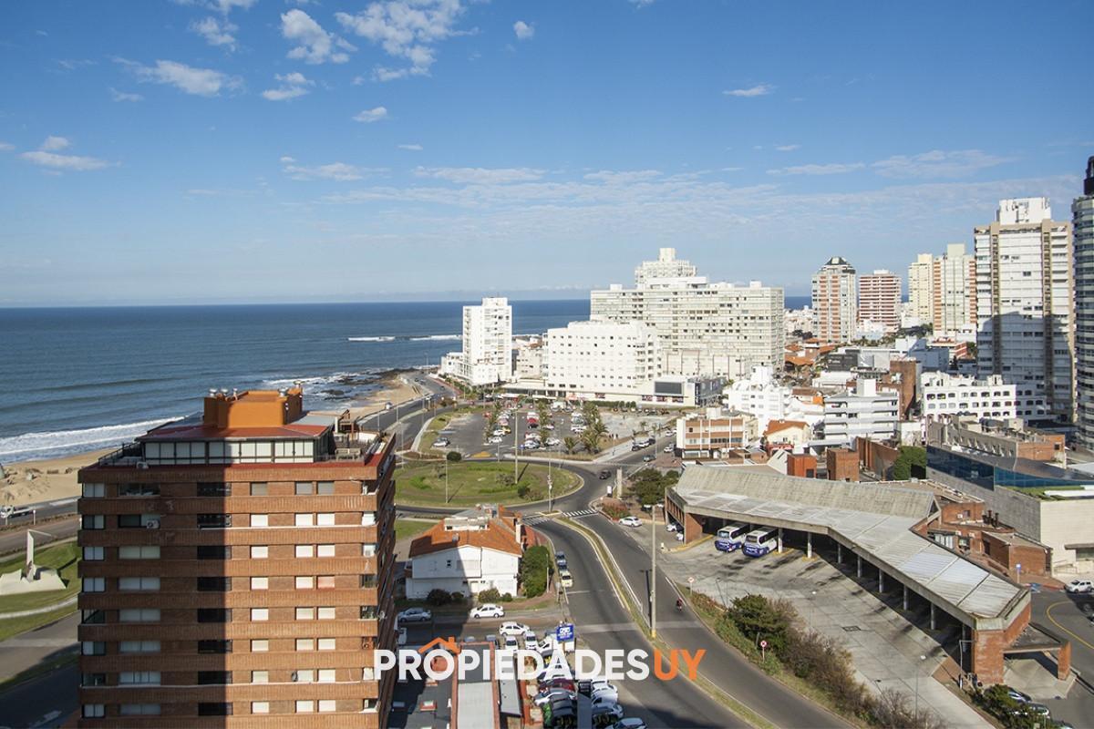 Imperiale piso alto de 2 dormitorios en Punta del Este