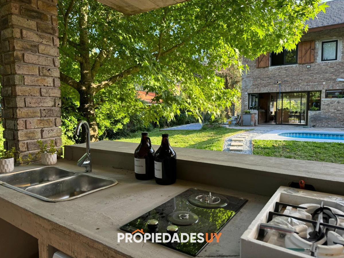Foto de Casa en venta en Pinares de 3 dormitorios, sobre Camino a la Laguna., imagen 1