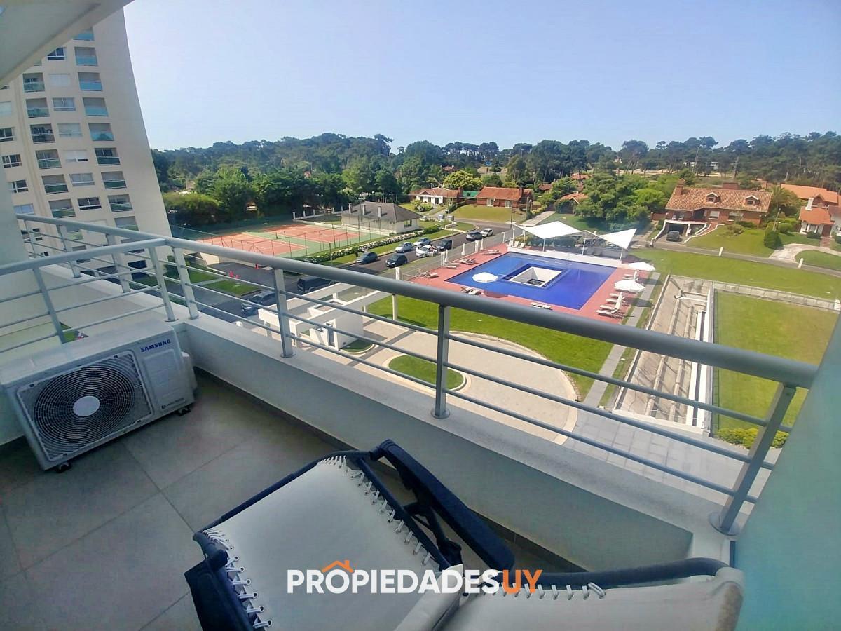 Apartamento en Av Roosevelt - Punta del Este