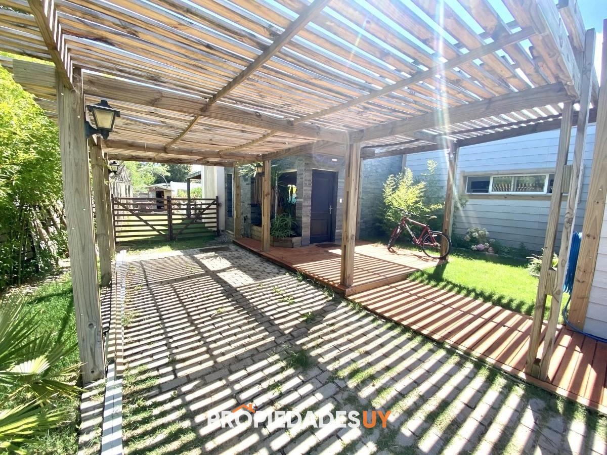 Vende casa en barrio privado la residence, de 4 dormitorios en Punta del Este
