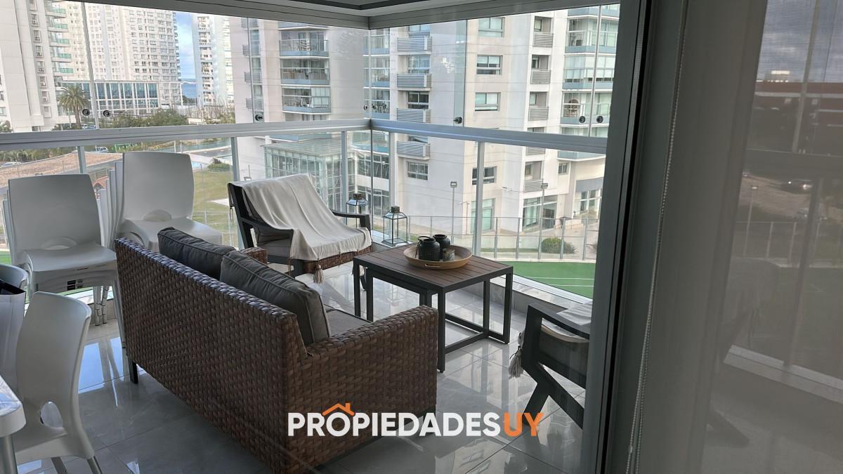 Vende departamento en Mansa de 3 dormitorios, con buena iluminacion.