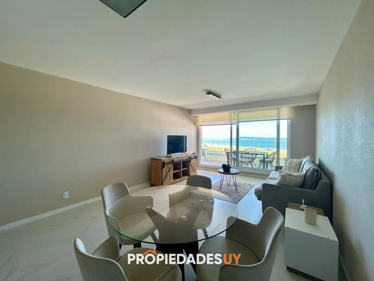 Apartamento en venta en primera linea al mar 3