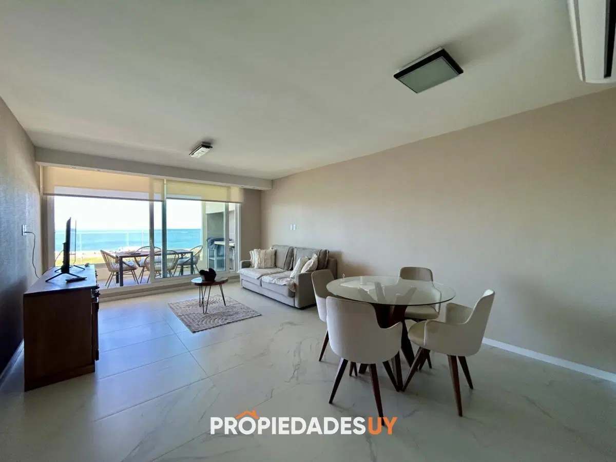 Apartamento en venta en primera linea al mar 4