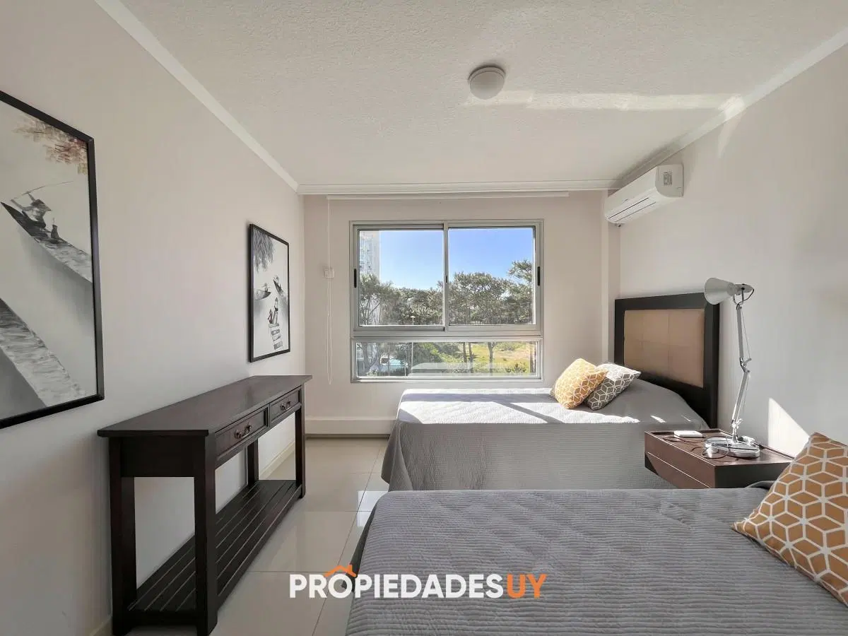 Apartamento alquiler anual Punta del este 3 dormitorios más dependencia Aidy grill 8