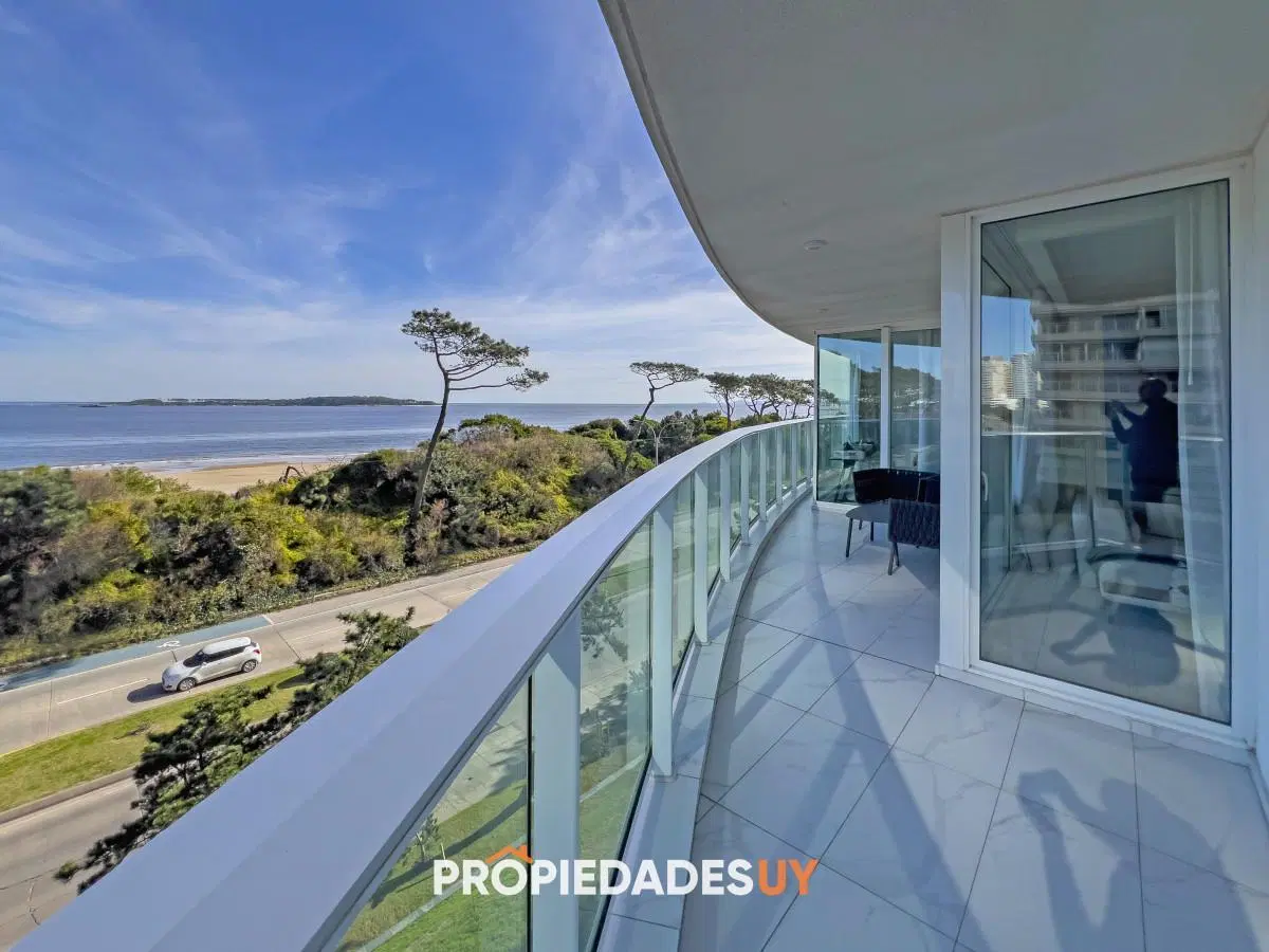 Apartamento en alquiler Edificio Paramount Punta del Este 2