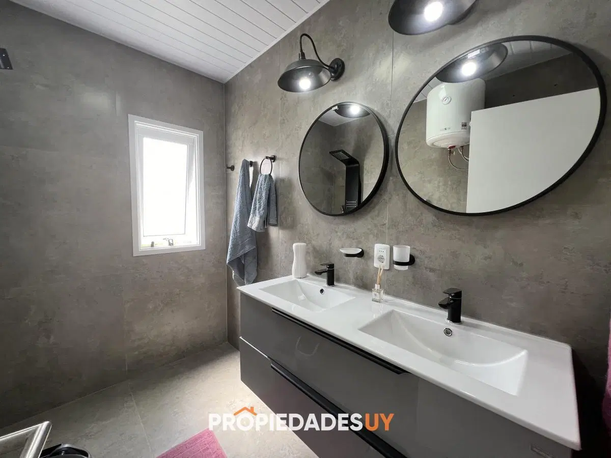 CASA EN VENTA Y ALQUILER ANUAL BALNEARIO BUENOS AIRES 2