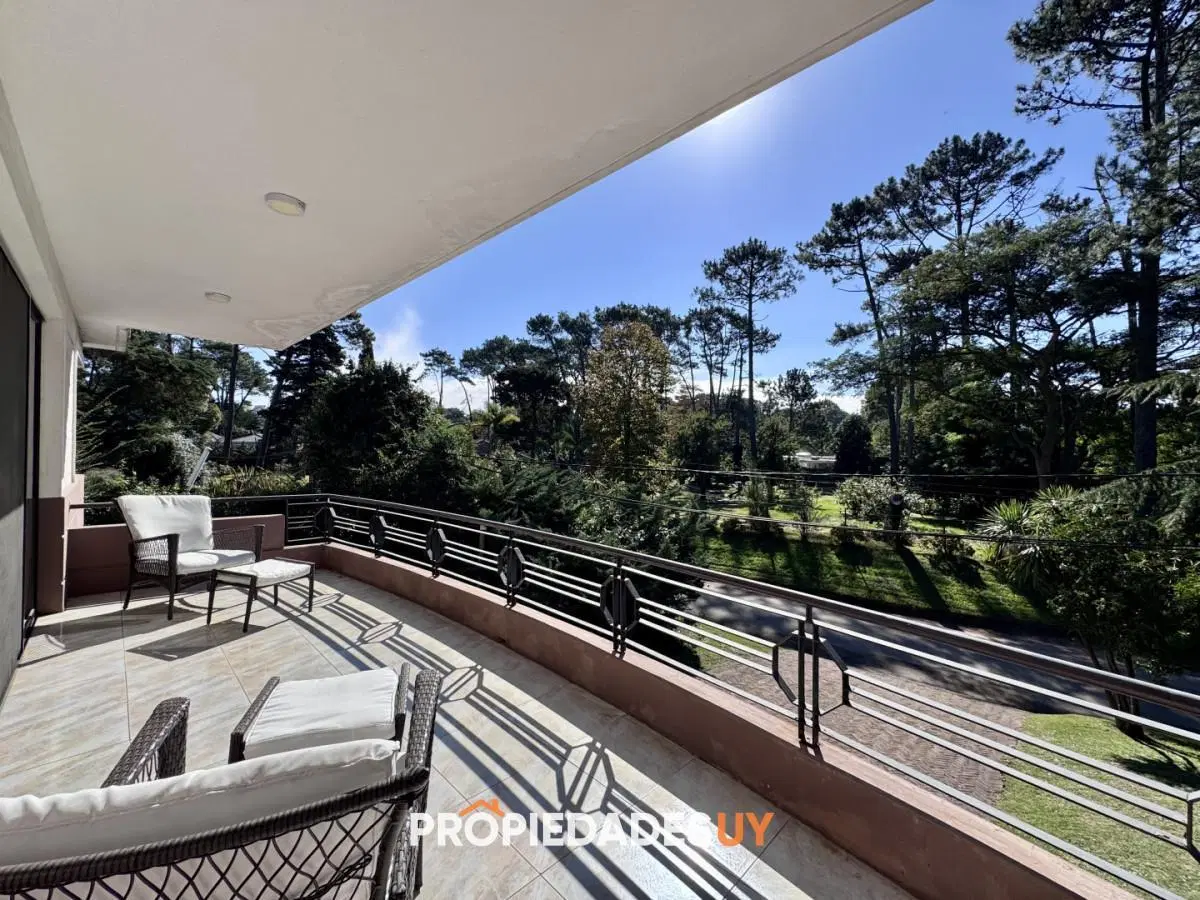 En alquiler Maravillosa casa en zona San Rafael, cuenta con ambientes amplios y luminosos. 1