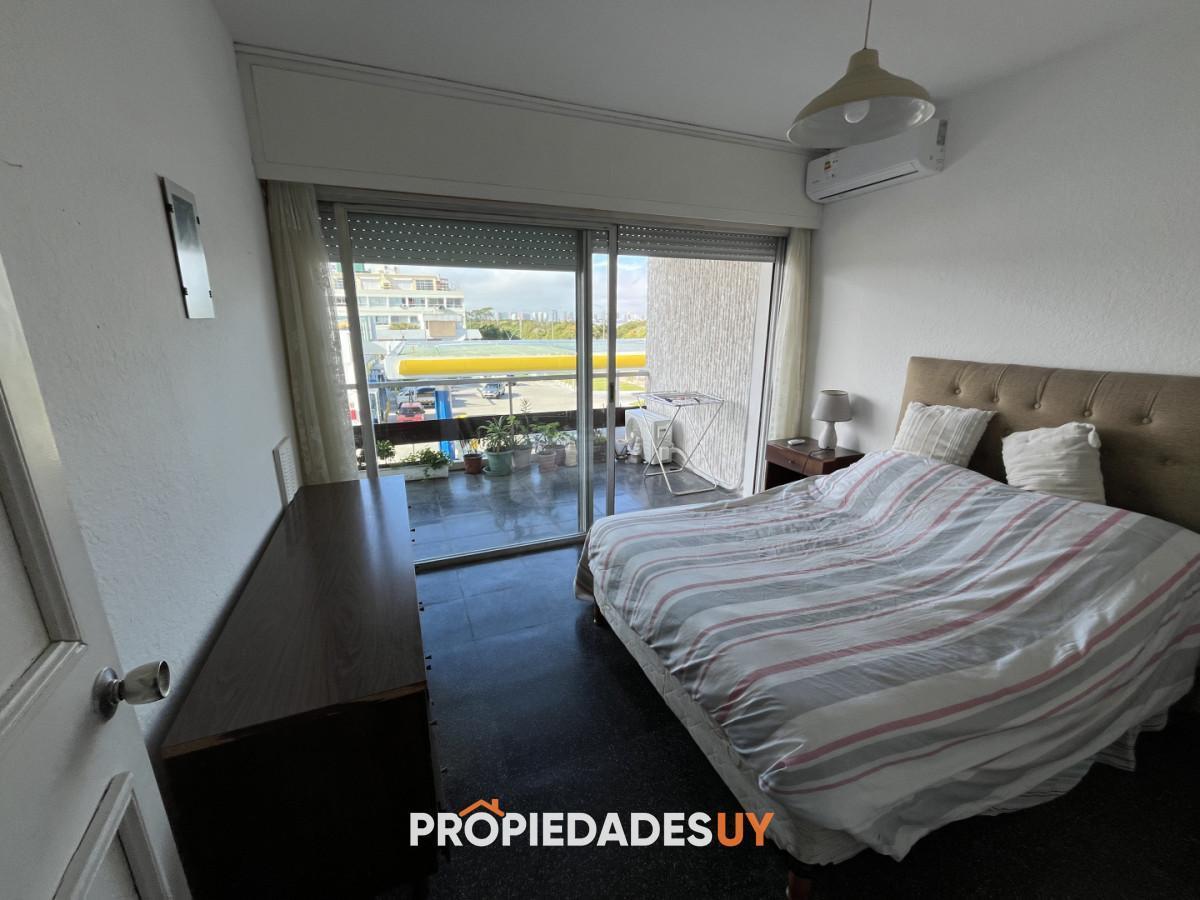 Foto de Apartamento 1 dormitorio en Primera Línea de Playa Mansa con cochera, imagen 3